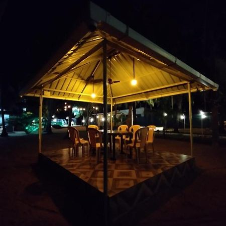Hangout Kalyanpur Ngoại thất bức ảnh