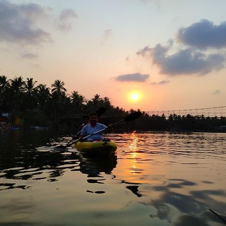 Hangout Kalyanpur Ngoại thất bức ảnh