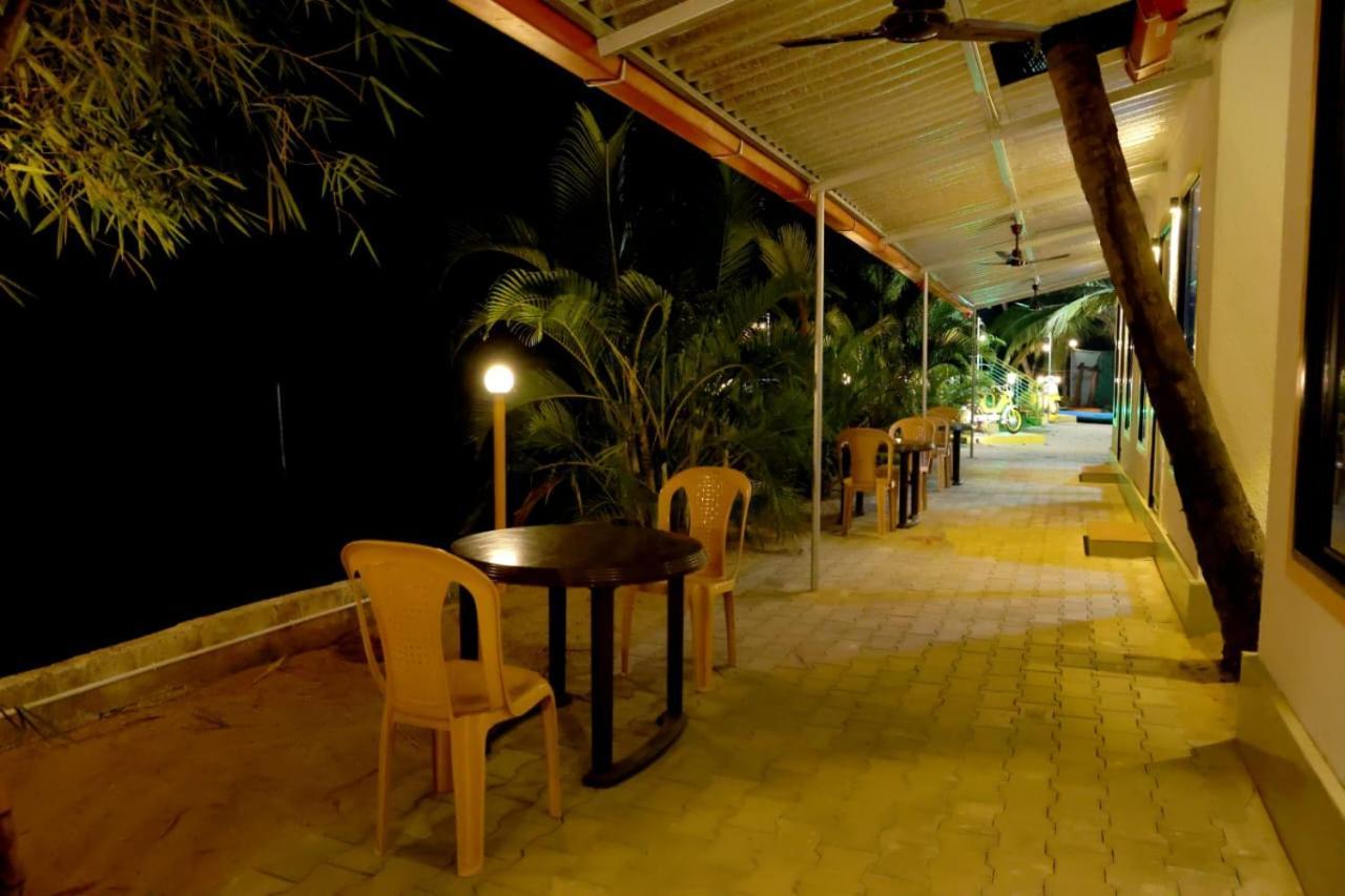 Hangout Kalyanpur Ngoại thất bức ảnh