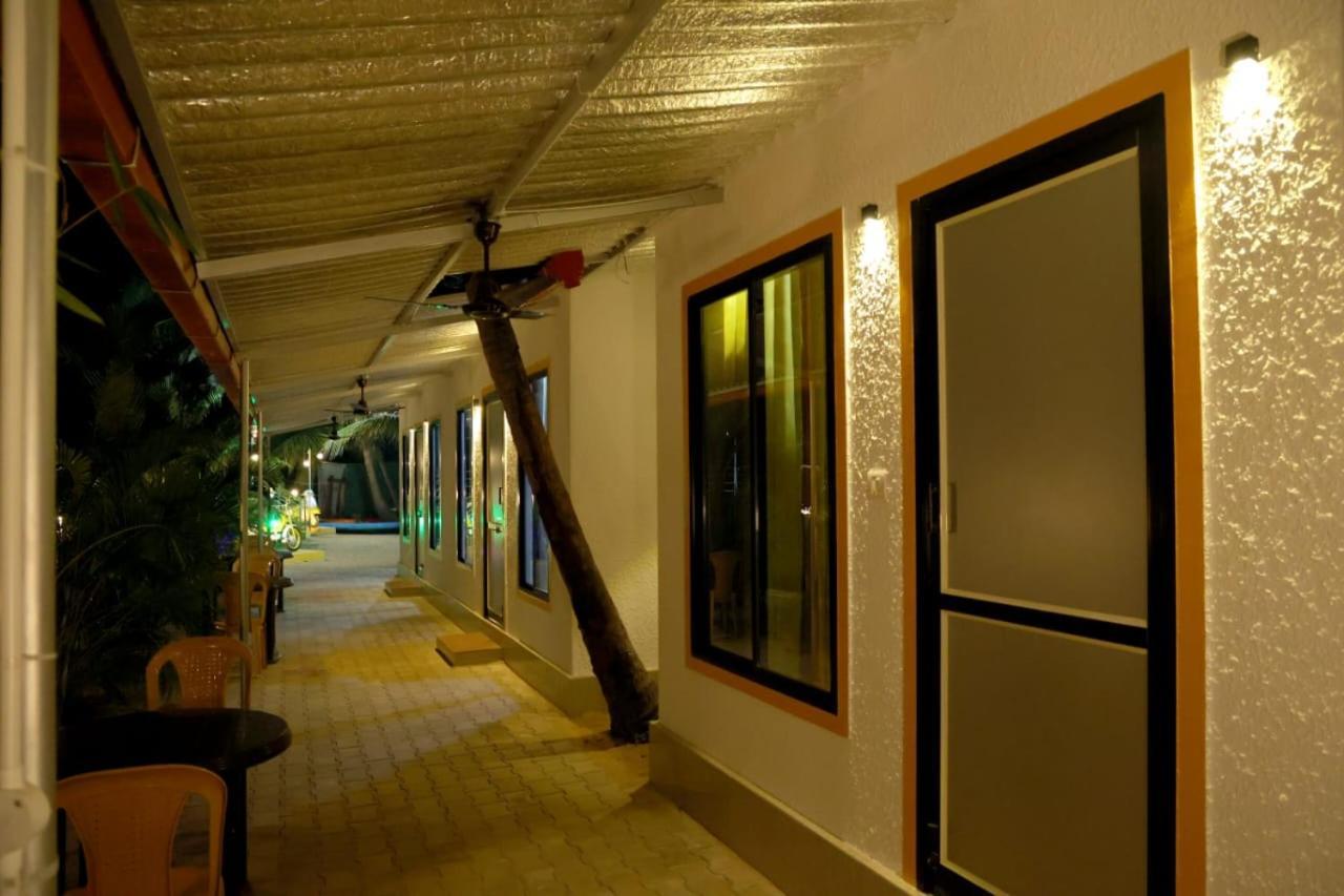 Hangout Kalyanpur Ngoại thất bức ảnh